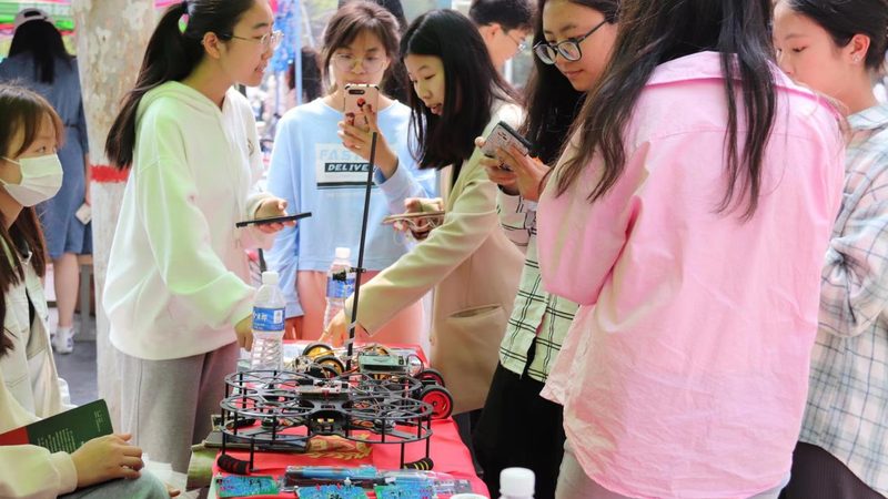 行业现状：客户服务转型，智能客服成为趋势
